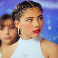 Tidak mudah ketika kamu seorang remaja dan ada banyak beban dan hal-hal besar di sekitarmu. Tapi kamu harus ingat kamu masih anak-anak. Kamu boleh membuat kesalahan dan kita semua belajar. Menyenangkan mengambil versi  (America) dari komik dan membuat dia lebih muda dan belum berpengalaman (di film), kata Xochitl.Foto: Instagram @_xochitl.gomez