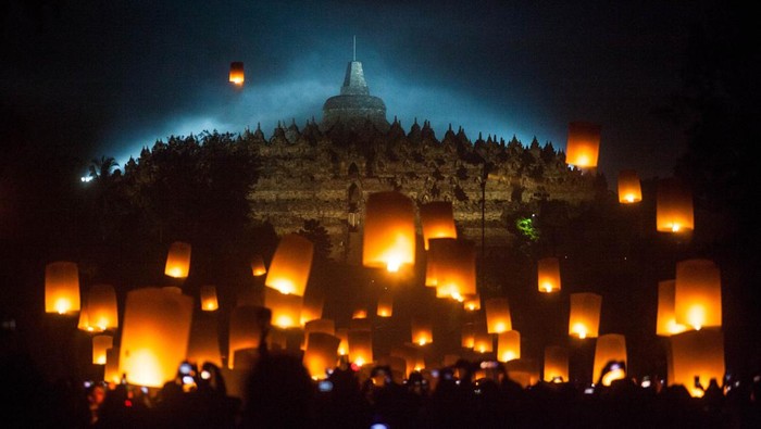 16 Mei memperingati hari apa? Di tanggal tersebut, seluruh umat Buddha merayakan peringatan Hari Raya Waisak 2566. Berikut serba-serbinya.