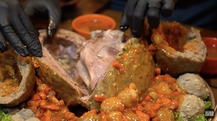 5 Bakso Isian Ekstrem, Kepala Kambing hingga Kuping Sapi