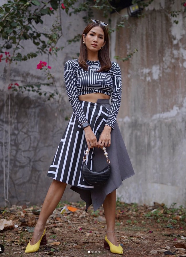 Melalui akun Instagram pribadinya, Aulia Sarah cukup aktif membagikan foto-foto dirinya. Memiliki tubuh ideal, wajah cantik, dan gaya yang stylish, tak heran jika Aulia mampu membuat banyak orang terpana. Foto: Instagram/@owliasarah