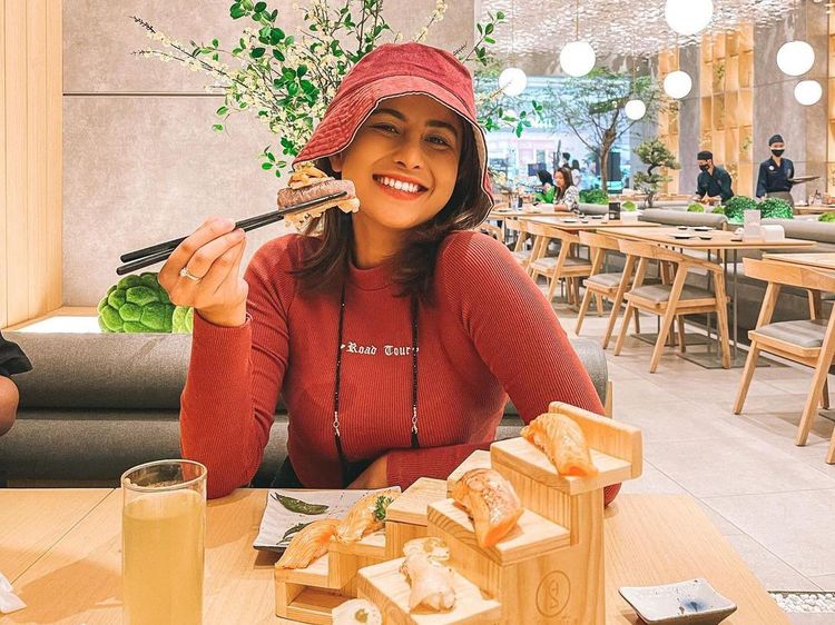 Awkarin Hobi Kulineran, Suka Piknik dan Kunjungi Rumah Makan Legendaris