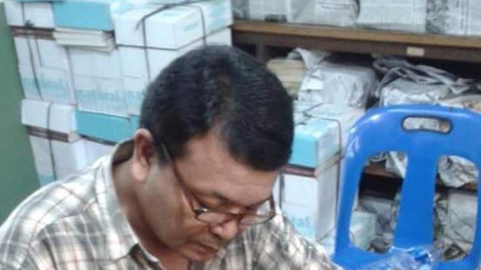 Direktur Batakologi Nommensen, Manguji Nababan menulis naskah batak.