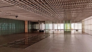 Ini bukan sebuah ruangan. Coba putar perangkatmu 90 derajat ke kiri. Foto: Reddit
