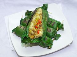 Bikin Ngiler, Aneka Nasi Bakar Isi Tuna hingga Cumi Pedas Ada di Sini