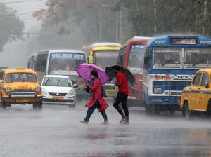 Habis Gelombang Panas, India Kini Diterjang Badai Asani