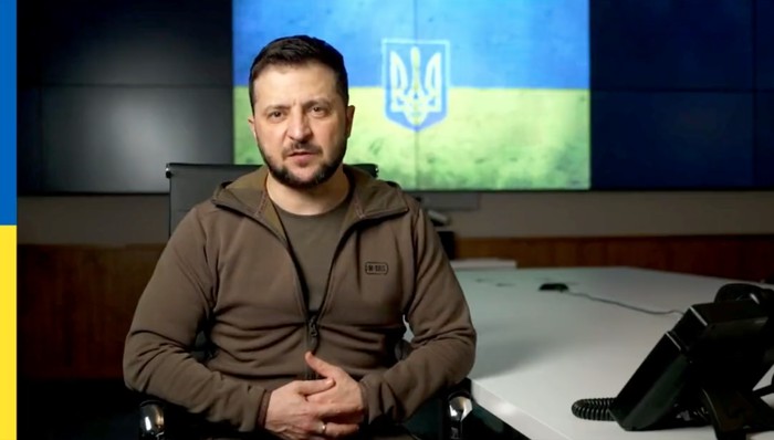 Jaket Presiden Ukraina yang dilelang. Jaket Presiden Ukraina yang dilelang.