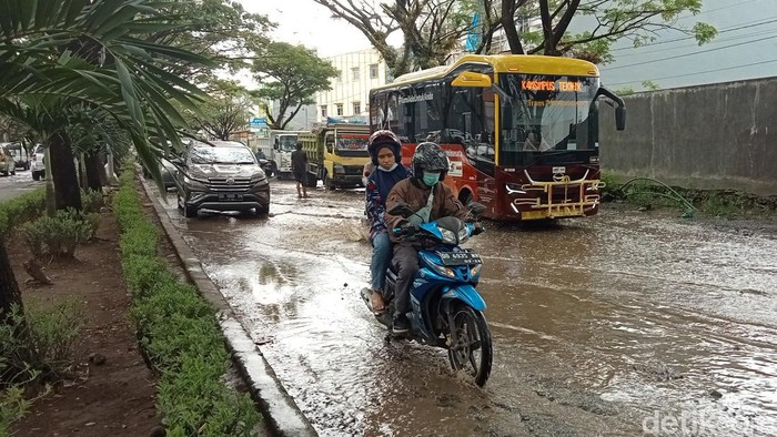 Jalan Tun Abdul Razak, Kabupaten Gowa, Sulsel.