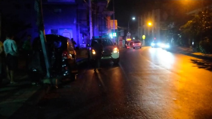 Kecelakaan mobil Toyota Avanza menabrak pejalan kaki di Jalan Patih Jelantik, Kecamatan Kuta, Kabupaten Badung.