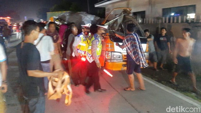 Kecelakaan beruntun di Jalur Pantura, Kecamatan Sukasari, Kabupaten Subang, Jawa Barat, Selasa (10/5/2022).