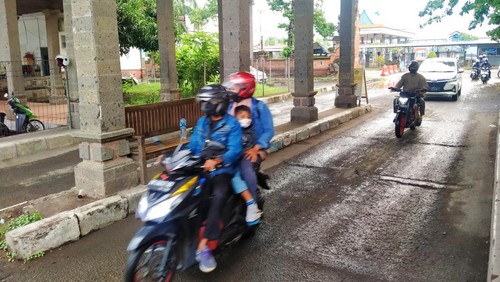 Kendaraan yang masuk Bali tidak dilakukan pemeriksaan KTP di pos pemeriksaan Gilimanuk, Selasa (10/5/2022)
