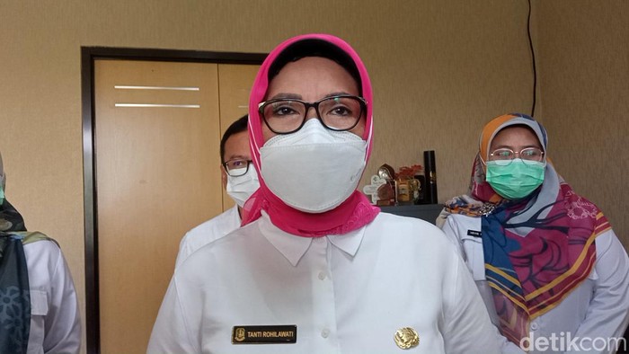 Kepala Dinas Kesehatan (Dinkes) Kota Bekasi, Tanti Rohillawati (Fakhri Fadlurrohman/detikcom)
