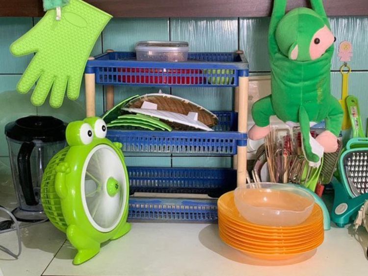 Kocak! ini Foto Dapur hingga Peralatan Makan Unik Saat Pulang Kampung