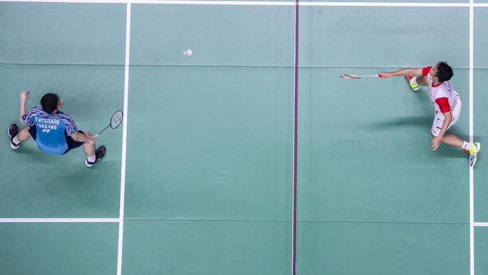 Lolos 8 Besar, Lihat Lagi Aksi Tim Thomas Cup RI Bekuk Thailand 4-1 Tim Indonesia berhasil melaju ke perempatfinal Thomas Cup 2022 usai menumbangkan tim tuan rumah Thailand. Jonatan Christie dkk menang 4-1 dalam pertandingan itu