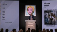 Dengan terjualnya Shot Sage Blue Marilyn pekan ini menggeser penjualan sebelumnya di lukisan Andy Warhol yakni SIlver Cas Crash (Double Disaster) dengan angka Rp 1,5 triliun.  Foto: Christies New York