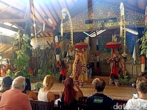 Melihat Pementasan Tari Barong-Kris yang Ramai Turis Lagi di Bali
