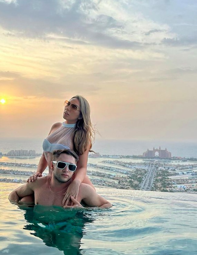 “Kami melakukan begitu banyak seks sehingga terkadang aku merasa mual. Ini sangat intens. Suatu hari setelah berhubungan seks, tekanan darah turun drastis, dan aku pingsan,” ucapnya, seperti dikutip dari Daily Star. Foto: dok. Instagram