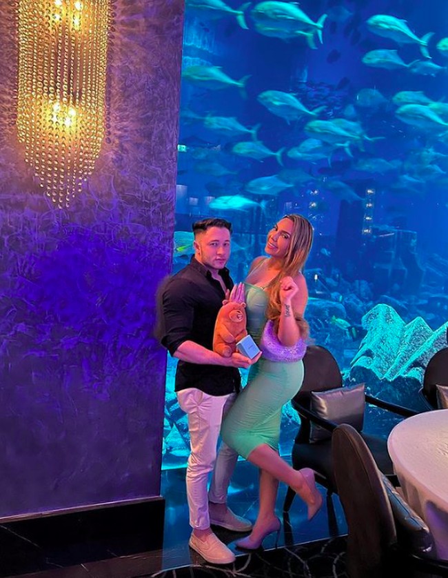 Pasangan tersebut semakin menjadi kontroversi setelah bergabung di platform OnlyFans. Keduanya menjual konten dewasa mereka. Foto: dok. Instagram