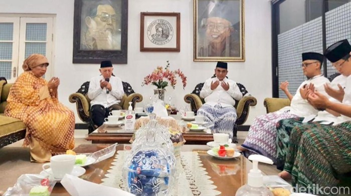 Momen Ketua DPD Gerindra Jatim Anwar Sadad bertemu Lily Wahid semasa hidup.