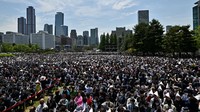 Acara pelantikan digelar meriah di kompleks Majelis Nasional di Seoul. Ribuan warga turut hadir melihat pelantikan presiden baru mereka. (Jeon Heon-Kyun/Reuters)