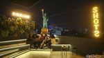 Ngopi Bareng Patung Liberty di Jaksel