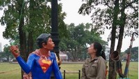 UPT Alun-alun Purworejo juga membagikan foto patung superhero lainnya yang ada di sana. Ada Batman dan Superman juga. (UPT Alun-alun Purworejo/Instagram)