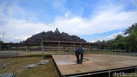Bagi umat Buddha, pengambilan Api Abadi Mrapen ini adalah simbol pengambilan Api Dharma yang juga menjadi simbol harapan umat. (Eko Susanto/detikom)