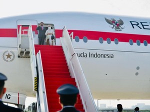 Jokowi dan Makna Kunjungan Kerjanya ke Luar Negeri Naik Garuda