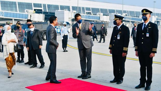 Maskapai penerbangan nasional Garuda Indonesia mengantarkan Presiden Republik Indonesia Joko Widodo dalam melaksanakan kunjungan kerja ke Amerika Serikat untuk menghadiri Konferensi Tingkat Tinggi ASEAN-US di Washington DC pada 12-13 Mei 2022 mendatang.