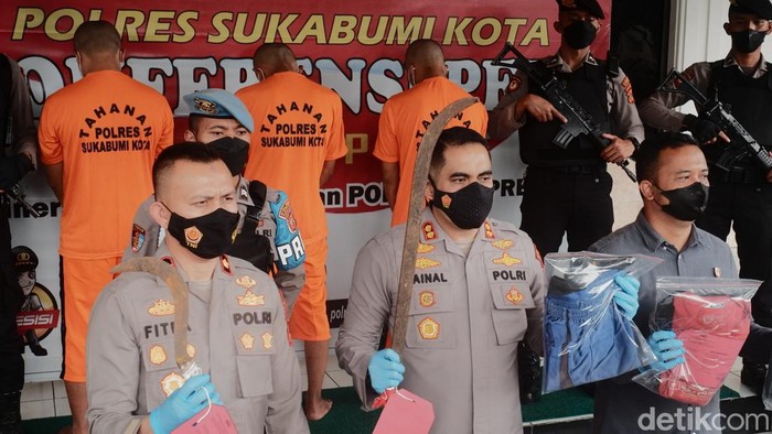 Polisi menggelar konferensi pers terkait penangkapan pembunuh pedagang di Kota Sukabumi