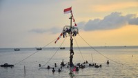 Panjat Pinang tersebut untuk memeriahkan tradisi Syawalan atau Lebaran ketupat serta untuk menjalin kebersamaan dan menghibur warga.