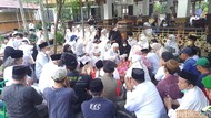 Lantunan Tahlil Iringi Pemakaman Lily Wahid di Ponpes Tebuireng