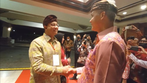 Momen pertemuan Anies Baswedan dan Ganjar Pranowo usai pembukaan Rakernas APPSI di Bali.