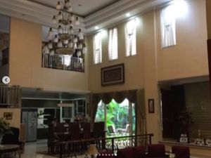 7 Potret Rumah Andre Taulany yang Dijual Rp 8,5 M, Garasinya Muat 9 Mobil