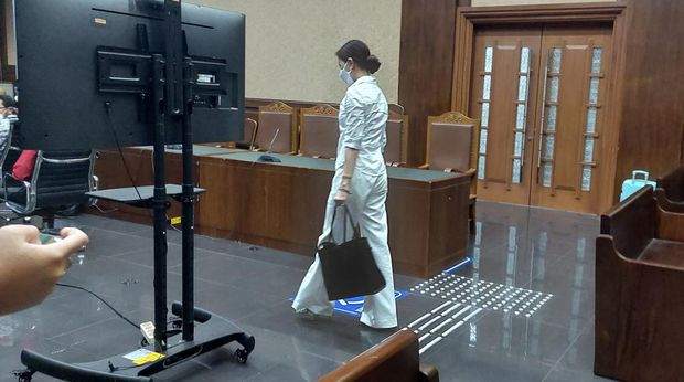 Siwi Widi saat hadir di sidang kasus korupsi (Zunita-detikcom)