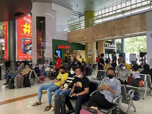Masih Ada yang Mudik, Keberangkatan Kereta di Stasiun Gambir Masih Tinggi