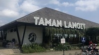Area depan Taman Langit di Desa Kebumen, Kecamatan Baturaden, Kota Purwokerto, Banyumas. Lokasinya tidak jauh dari kawasan wisata Baturaden, sekitar 8 km.