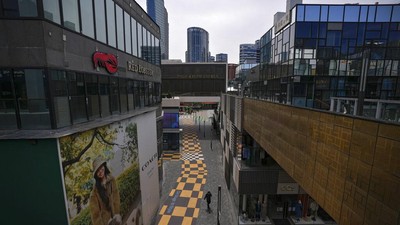 Terapkan Pembatasan Ekstrem Gegara COVID-19, Beijing Sepi Banget