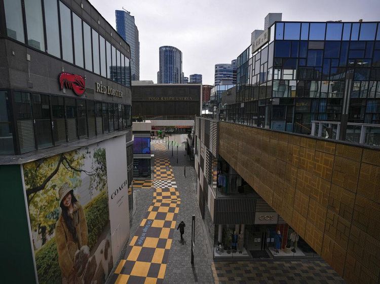 Terapkan Pembatasan Ekstrem Gegara COVID-19, Beijing Sepi Banget