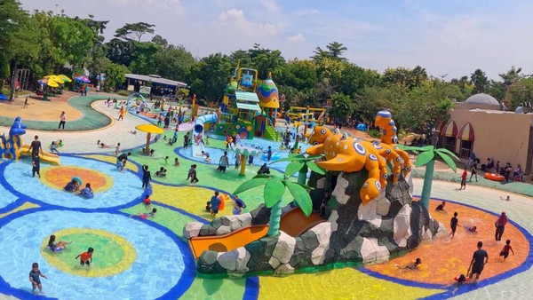 Transera Waterpark di Bekasi memiliki peningkatan kunjungan saat libur lebaran. Hal ini menunjukkan wisata air yang kembali bergeliat setelah pandemi yang telah berlangsung selama dua tahun. (dok. Transera Waterpark)