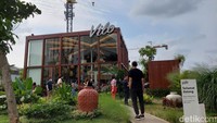 Salah satu tempat menarik yang bisa traveler datangi adalah toko es krim di Alam Sutera ini. Namanya Vilo Gelato. Lokasinya ada di Jl Alam Sutera Towncenter 10J no 5, Tangerang.