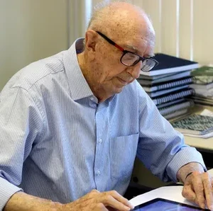 Ini Pegawai Paling Setia di Dunia, Bekerja untuk 1 Perusahaan Selama 84 Tahun