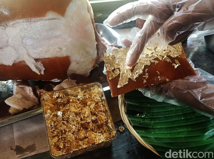 Wow! Kulit Babi Guling Ini Dilapisi Lembaran Emas