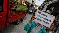 Mereka juga meminta para pemudik untuk segera melakukan vaksin booster.