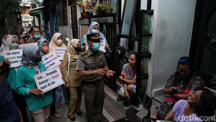 Yuk! Cegah COVID-19 Klaster Pemudik dengan Pendataan Pemprov DKI Jakarta mendata pemudik yang baru datang dari kampung halaman. Hal ini untuk mencegah penyebaran COVID-19 klaster pemudik.