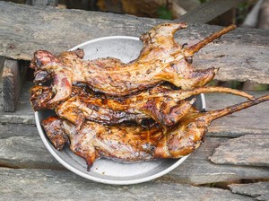 7 Makanan Ekstrem Indonesia yang Patut Dicicipi Menurut Situs Wisata Terkenal