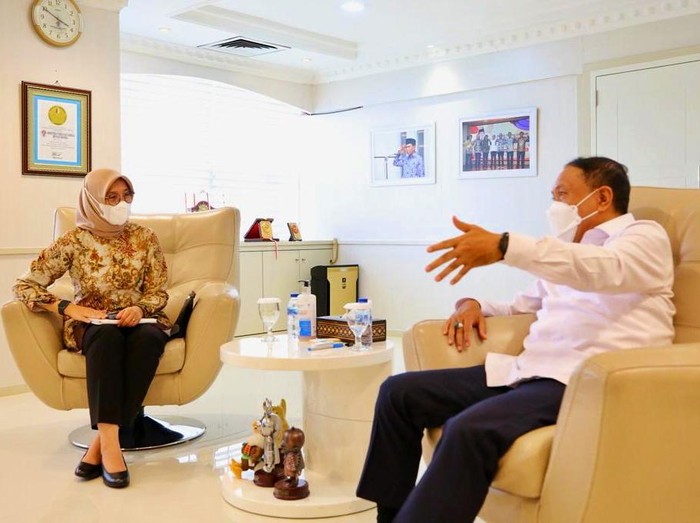 Bupati Ipuk bersilaturahmi dengan Menpora Zainudin Amali