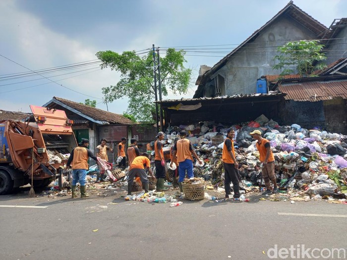 Depo sampah Jalan Hayam Wuruk, selatan Stasiun Lempuyangan, Rabu (11/5/2022).