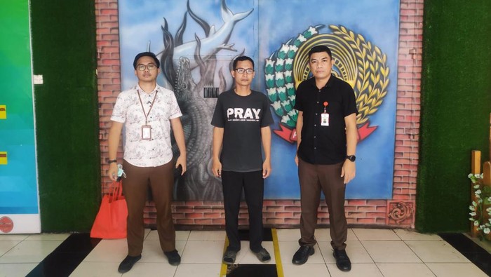 DPO pencabulan anak (tengah) tertangkap