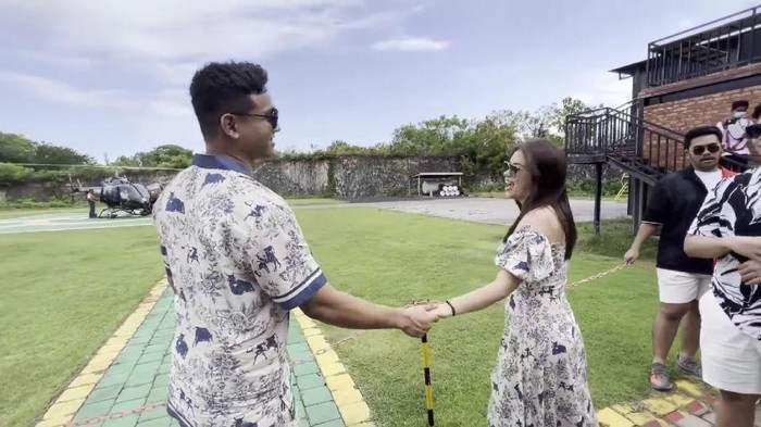 Fadly Faisal dan Rebecca Klopper