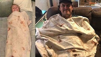 Selimut tidur yang menyerupai kulit kebab. Foto: Brightside